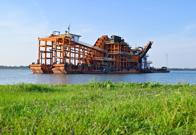 Cutter-suction dredge