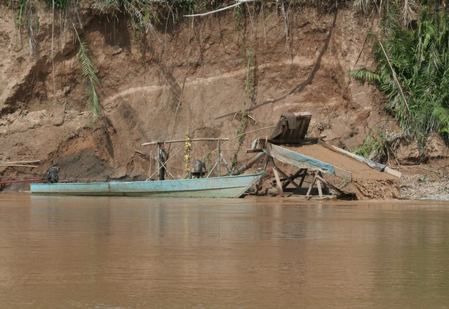 Suction dredge