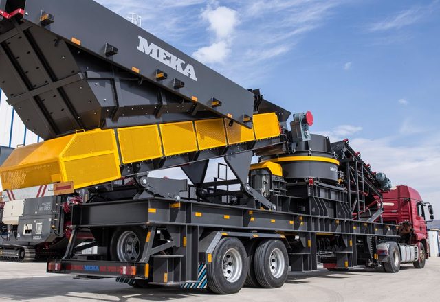 Vibrating screen / deck